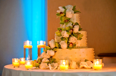 Wedding Cake floral decorations