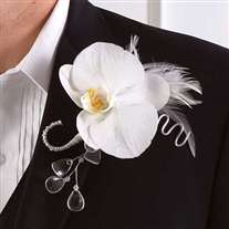 White Boutonniers for man's wedding